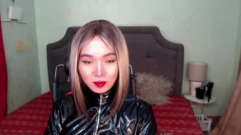 Snapshot of xxkagura_hugecock_69xx chatting on December 17, 10:54 pm Kagura online show from December 17, 10:54 pm