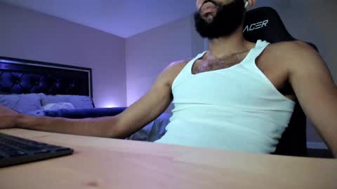 Snapshot of xxlrollingpapers chatting on September 21, 10:55 pm xxlrollingpapers online show from September 21, 10:55 pm