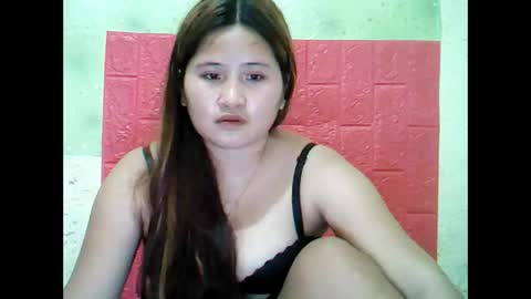 Snapshot of xxmoniqque19 chatting on March 8, 8:22 am xxmoniqque19 online show from March 8, 8:22 am