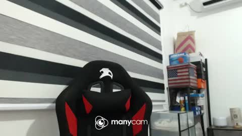 Snapshot of xxmonsterbigcockxx chatting on January 15, 12:15 pm Kaycee online show from January 15, 12:15 pm