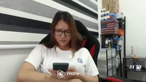 Snapshot of xxmonsterbigcockxx chatting on January 22, 3:29 pm Kaycee online show from January 22, 3:29 pm