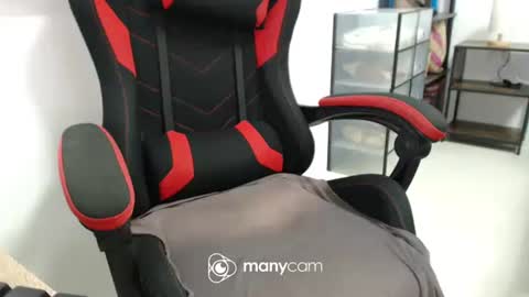 Snapshot of xxmonsterbigcockxx chatting on February 16, 12:41 am Kaycee online show from February 16, 12:41 am