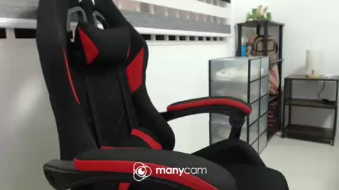 Snapshot of xxmonsterbigcockxx chatting on February 19, 12:03 am Kaycee online show from February 19, 12:03 am