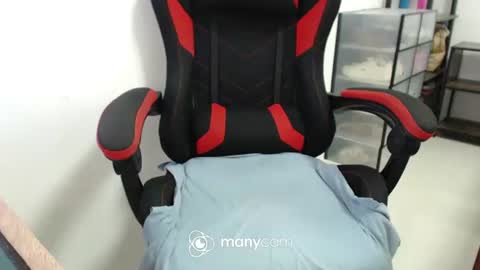 Snapshot of xxmonsterbigcockxx chatting on December 1, 2:05 am Kaycee online show from December 1, 2:05 am