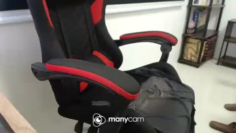 Snapshot of xxmonsterbigcockxx chatting on December 14, 1:44 am Kaycee online show from December 14, 1:44 am