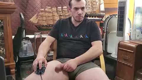 xxScubaStevexx online show from March 24, 5:29 pm