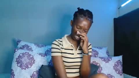 Snapshot of xxsexytalia28 chatting on November 19, 6:52 pm xxsexytalia28 online show from November 19, 6:52 pm