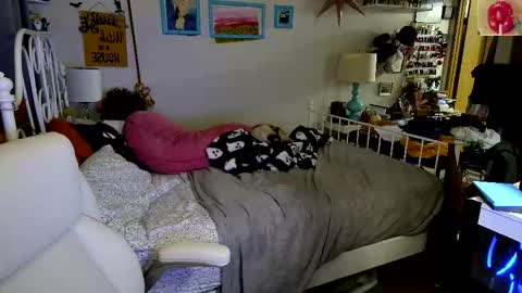 Snapshot of xxstrawberryjanexx chatting on October 28, 4:16 am Strawberry Jane online show from October 28, 4:16 am