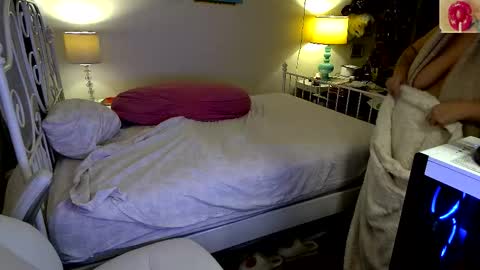 Snapshot of xxstrawberryjanexx chatting on November 18, 4:28 am Strawberry Jane online show from November 18, 4:28 am