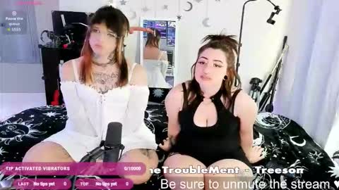 Muse n Poppy online show from March 2, 10:05 pm