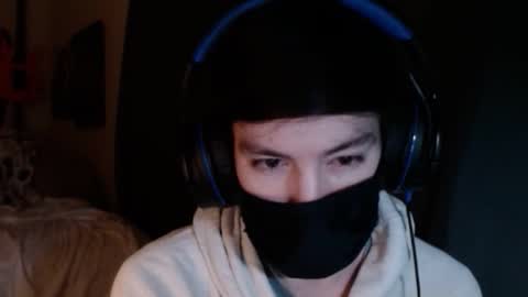 Snapshot of xxwhitefoxx chatting on November 10, 8:57 am David Fox online show from November 10, 8:57 am