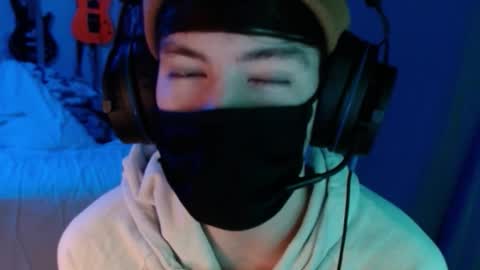 Snapshot of xxwhitefoxx chatting on November 11, 5:40 am David Fox online show from November 11, 5:40 am