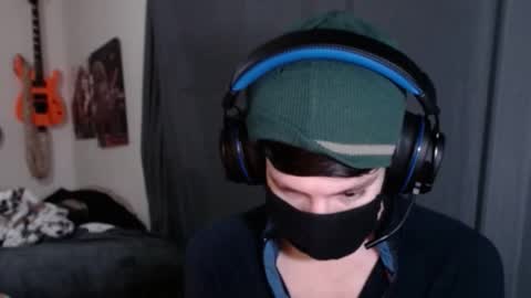 Snapshot of xxwhitefoxx chatting on November 18, 3:34 am David Fox online show from November 18, 3:34 am