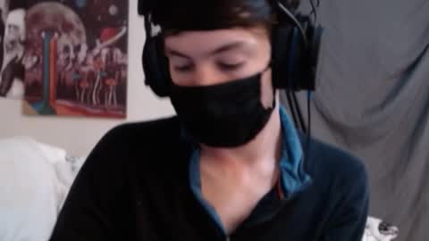 Snapshot of xxwhitefoxx chatting on December 18, 3:23 am David Fox online show from December 18, 3:23 am