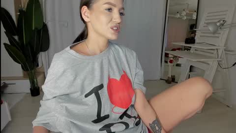 xxx_leila online show from December 12, 9:40 am