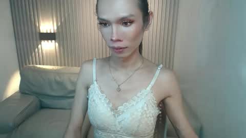 Snapshot of xxxfuckgirlyumsxxx chatting on December 1, 1:49 pm Your Princess Yums online show from December 1, 1:49 pm