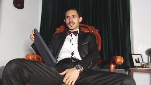 Snapshot of xxxhome_alonexxx chatting on December 24, 12:44 pm Kev online show from December 24, 12:44 pm