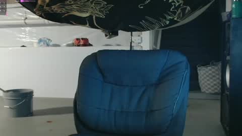 xxxjrstrokesxxx online show from February 19, 1:40 am