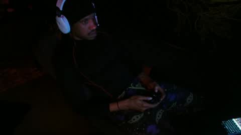 xxxjrstrokesxxx online show from February 27, 2:10 am