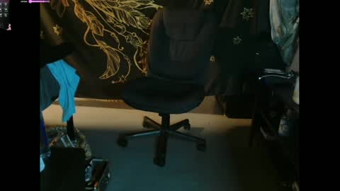 xxxjrstrokesxxx online show from March 3, 1:31 am