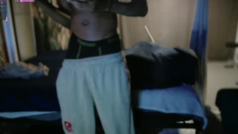 xxxjrstrokesxxx online show from March 11, 1:59 am