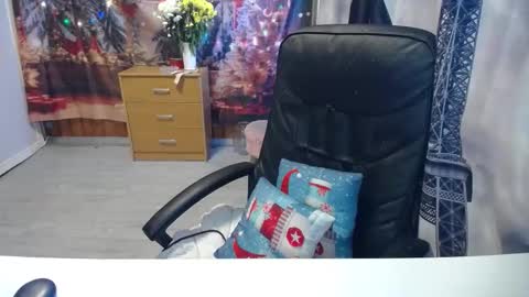 Lana online show from December 1, 1:05 pm