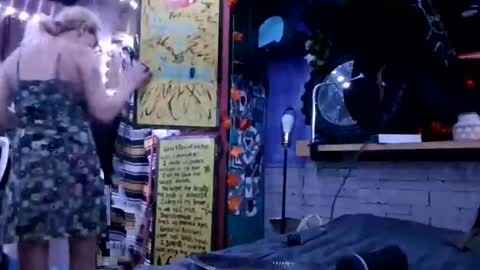 XXXQueenMandyDickenz online show from November 8, 3:29 am