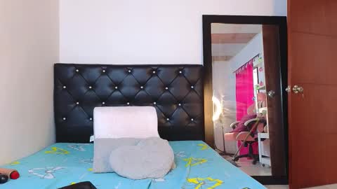 Snapshot of xxxtatianabustyxxx chatting on September 20, 7:04 pm xxxtatianabustyxxx online show from September 20, 7:04 pm