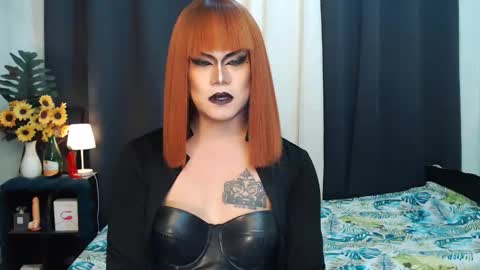 QueenMarina online show from October 24, 10:00 am