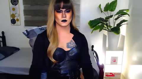 QueenMarina online show from June 9, 3:01 pm
