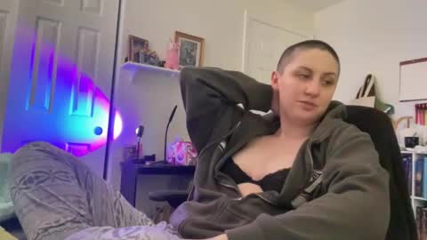 Snapshot of y0uvebeenjinxed chatting on October 5, 9:34 pm Jinx online show from October 5, 9:34 pm