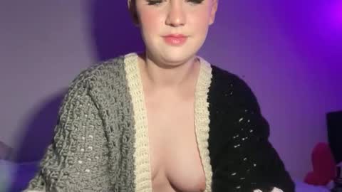 Snapshot of y0uvebeenjinxed chatting on November 3, 10:05 am Jinx online show from November 3, 10:05 am