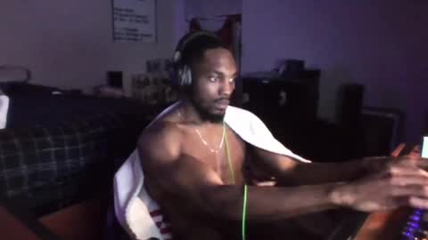 y_sticky online show from March 9, 4:49 am