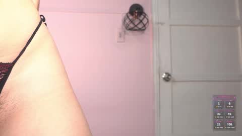 Snapshot of yahaira_26 chatting on November 9, 2:10 am petronila online show from November 9, 2:10 am