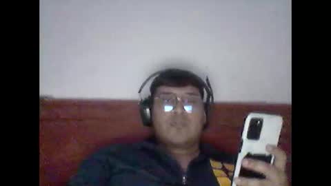 Snapshot of yairtlx chatting on December 19, 2:18 am yairtlx online show from December 19, 2:18 am