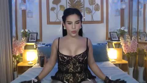 yakarena online show from November 18, 4:33 pm