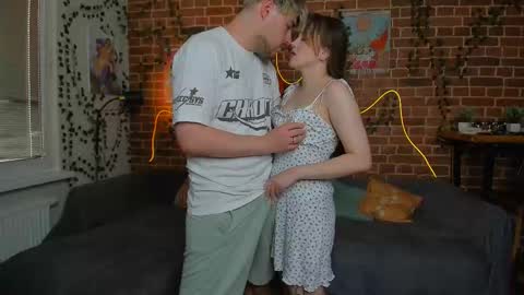 Snapshot of yami_yami_yami chatting on September 19, 2:51 pm Mia and Andry online show from September 19, 2:51 pm