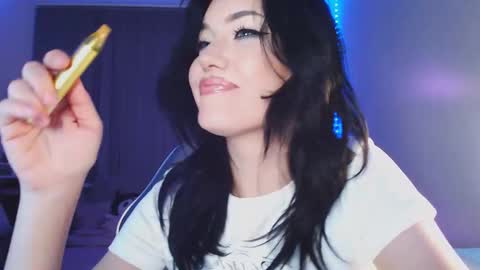 Yami online show from October 3, 9:45 pm