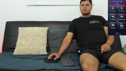 Snapshot of yampier01 chatting on December 21, 4:30 am yampier- cristian online show from December 21, 4:30 am