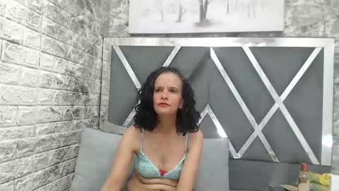 Snapshot of yanetrose chatting on November 2, 3:42 am yanetrose online show from November 2, 3:42 am