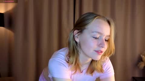 Snapshot of yangsperanza chatting on October 25, 2:13 pm Kate online show from October 25, 2:13 pm