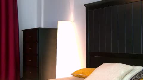 Snapshot of yanira_ass_ chatting on October 27, 5:00 am yanira_ass_ online show from October 27, 5:00 am