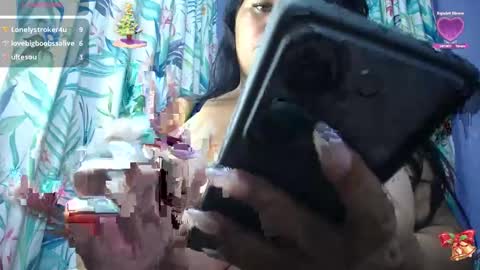 Snapshot of yasmin_bigtits chatting on December 6, 12:34 am Yasmin online show from December 6, 12:34 am