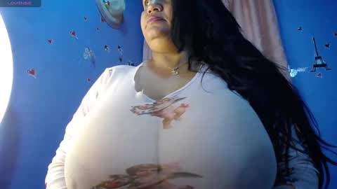 Snapshot of yasmin_bigtits chatting on February 4, 10:00 am Yasmin online show from February 4, 10:00 am