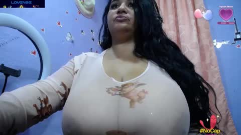 Snapshot of yasmin_bigtits chatting on February 8, 1:11 pm Yasmin online show from February 8, 1:11 pm