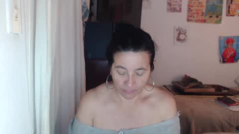 Snapshot of yasmin_love85 chatting on October 10, 7:35 pm yasmin_love85 online show from October 10, 7:35 pm