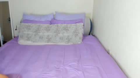 Snapshot of yasminayazzie chatting on December 9, 4:45 am Yasmina online show from December 9, 4:45 am