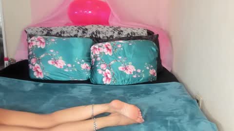 Snapshot of yasminayazzie chatting on January 31, 8:22 pm Yasmina online show from January 31, 8:22 pm