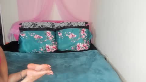 Snapshot of yasminayazzie chatting on March 11, 2:10 am Yasmina online show from March 11, 2:10 am