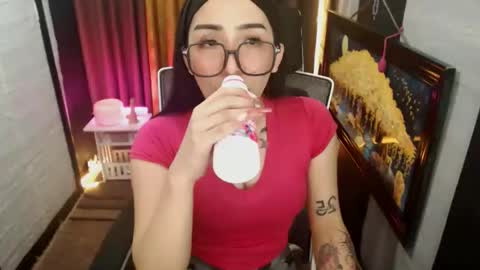 Snapshot of yassiered chatting on November 24, 10:37 am yassiered online show from November 24, 10:37 am